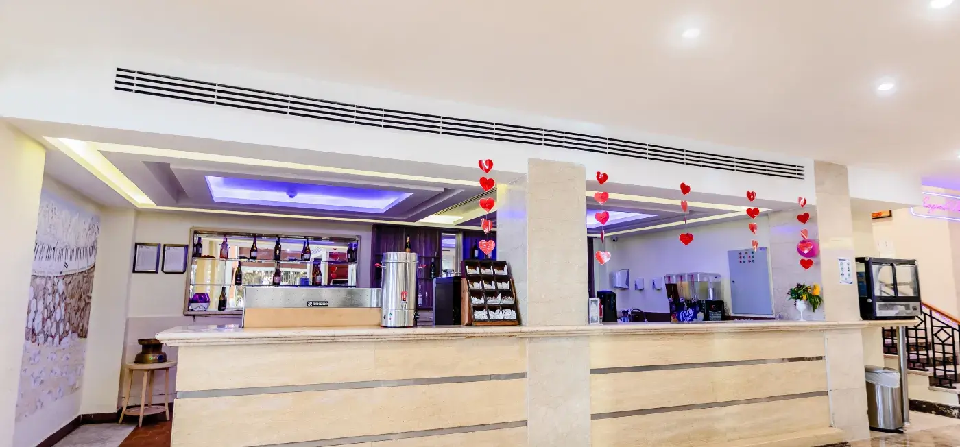 Bar - Royal Lagoons Resort & Aqua Park